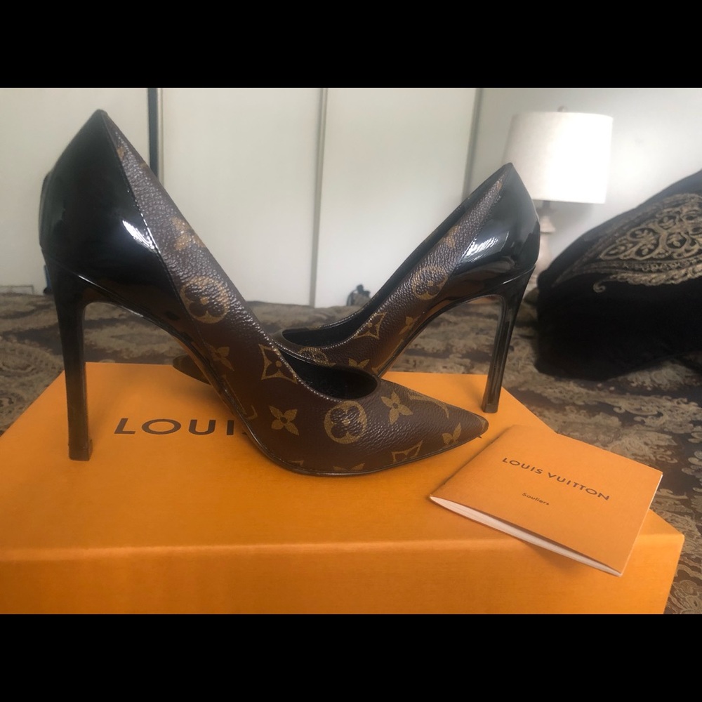 Louis Vuitton Stilettos Size 6 Two-Tone Black Patent Leather/Brown pattern.